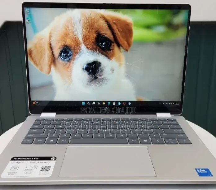 New Laptop HP OmniBook 5 14" 8GB Intel Core 5 SSD 512GB