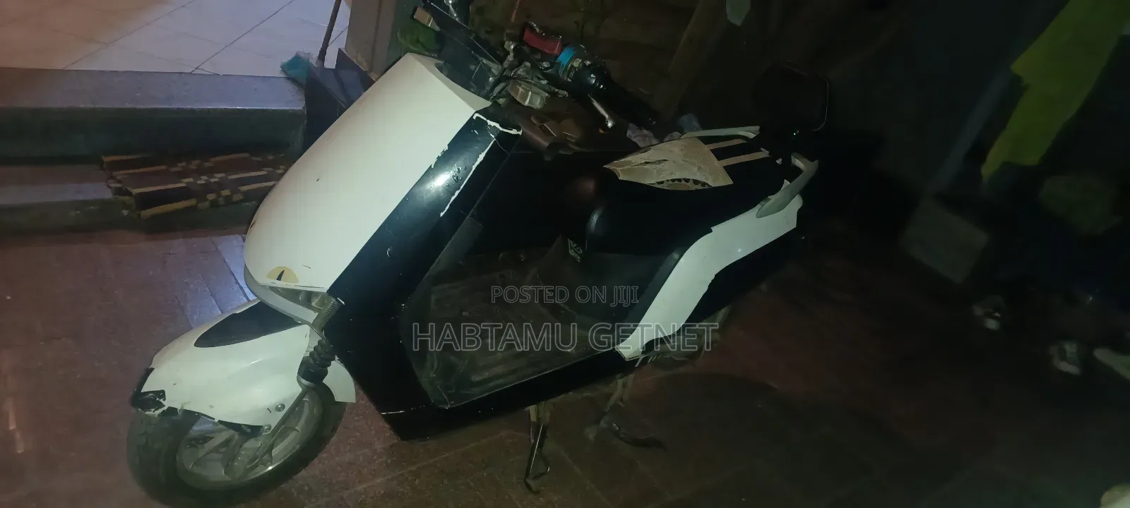 Piaggio Scooter 2021 White