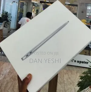 New Laptop Apple MacBook Air 8GB Apple M1 SSD 256GB