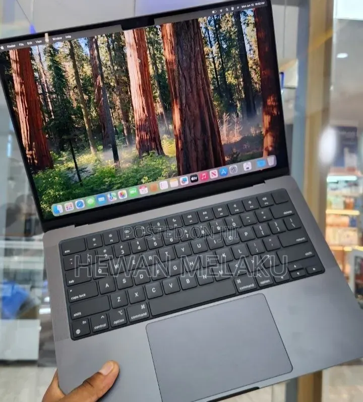 New Laptop Apple MacBook Pro 2023 M3 Pro 18GB Apple M3 Pro SSD 512GB