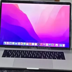 New Laptop Apple MacBook Pro 2017 16GB Intel Core i7 SSD 512GB