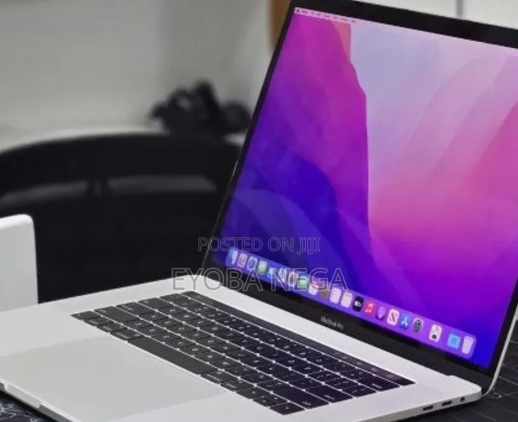 New Laptop Apple MacBook Pro 2017 16GB Intel Core i7 SSD 512GB