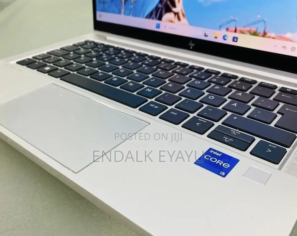 New Laptop HP EliteBook 830 G8 16GB Intel Core i5 SSD 512GB