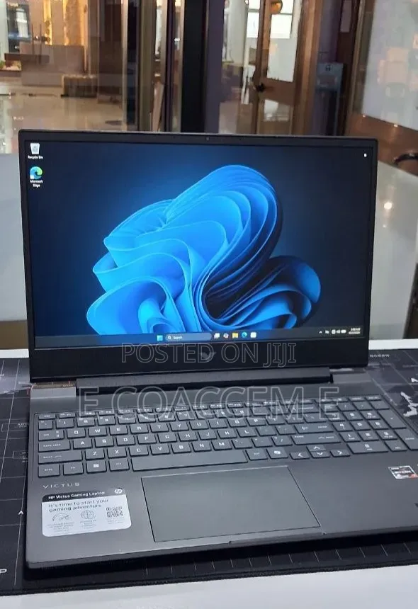 New Laptop HP 16GB AMD Ryzen 7 SSD 512GB