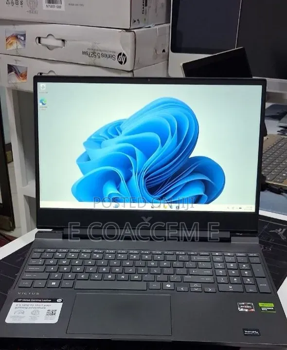 New Laptop HP 16GB AMD Ryzen 7 SSD 512GB