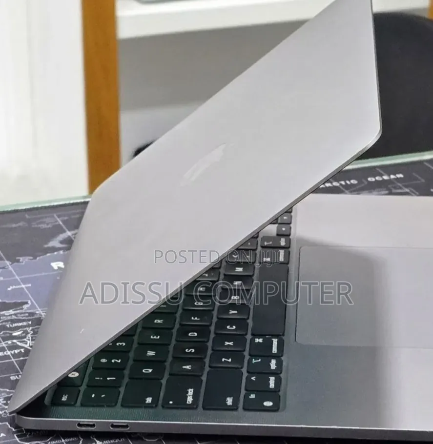 New Laptop Apple MacBook Pro 2022 M2 16GB Apple M2 SSD 256GB