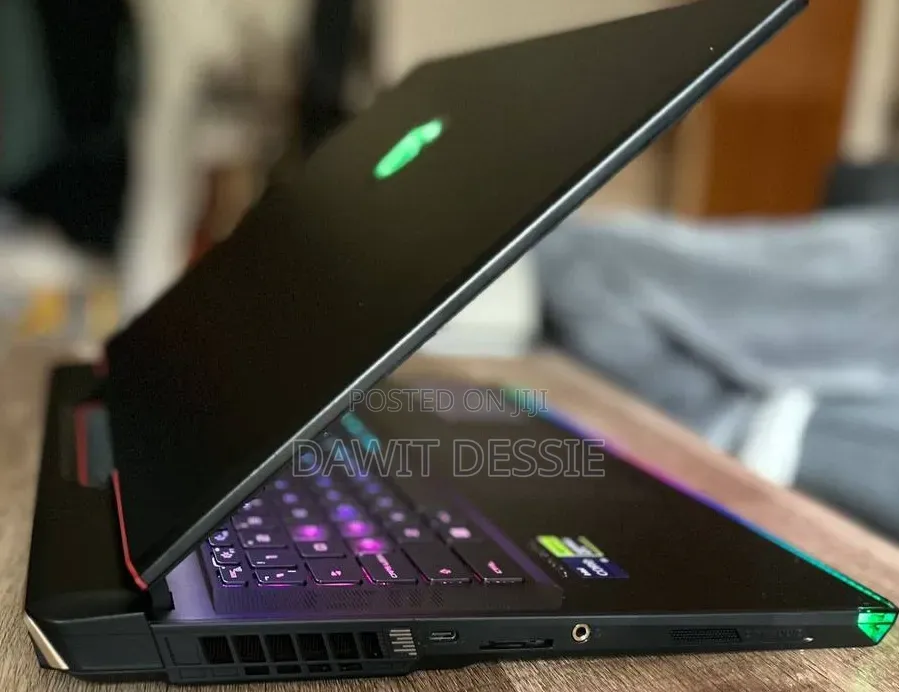 New Laptop MSI Raider GE68HX 13VI-202US 32GB Intel Core i9 SSD 1T