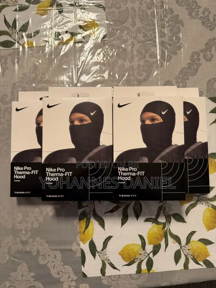 Nike Pro Therma-Fit – Winter Face Cover & Sports Balaclava