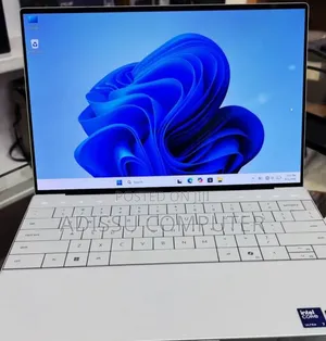 New Laptop Dell XPS 13 16GB Intel Core Ultra 7 SSD 512GB