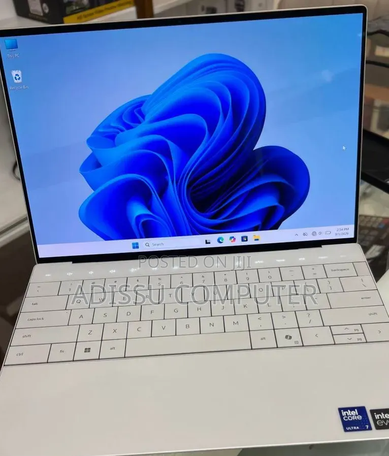 New Laptop Dell XPS 13 16GB Intel Core Ultra 7 SSD 512GB