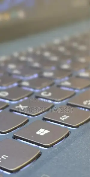 New Laptop Lenovo IdeaPad 520 16GB Intel Core i7 SSD 512GB