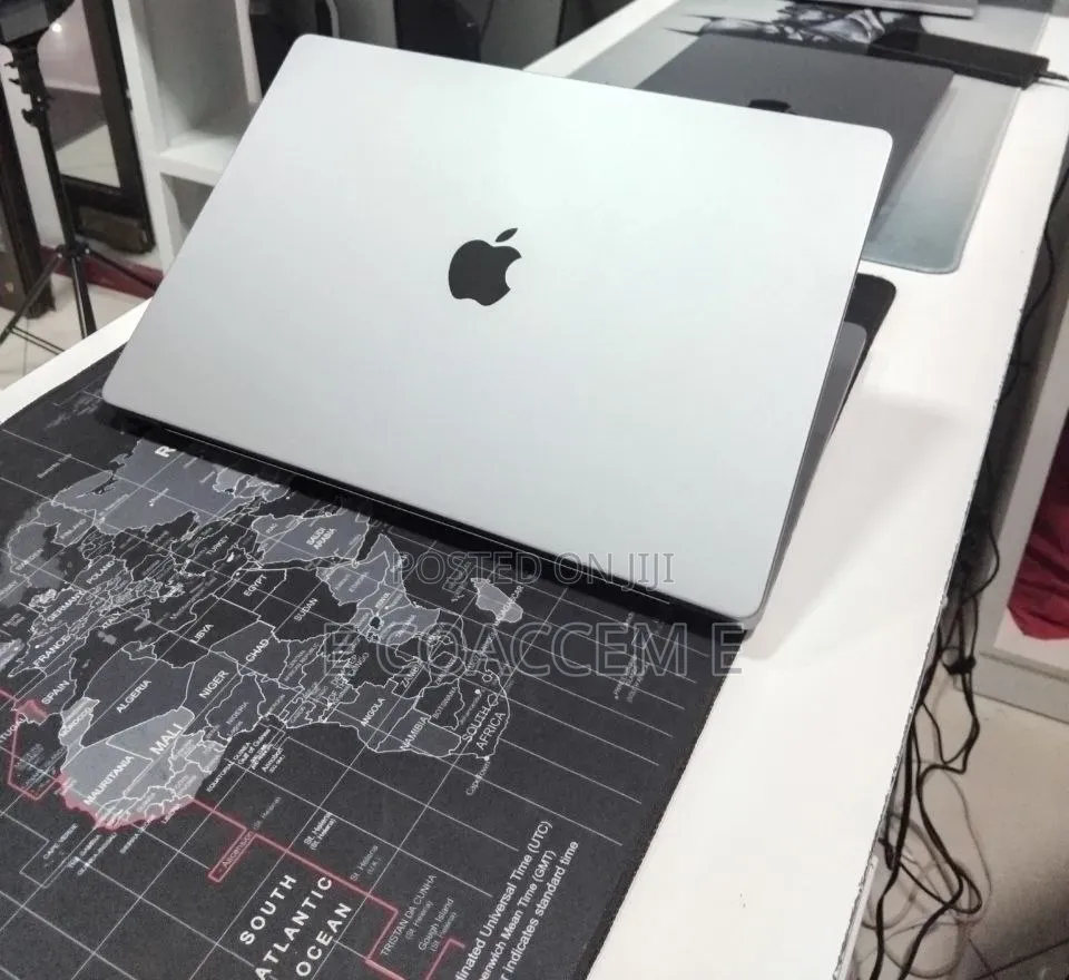 New Laptop Apple MacBook 16GB SSD 512GB