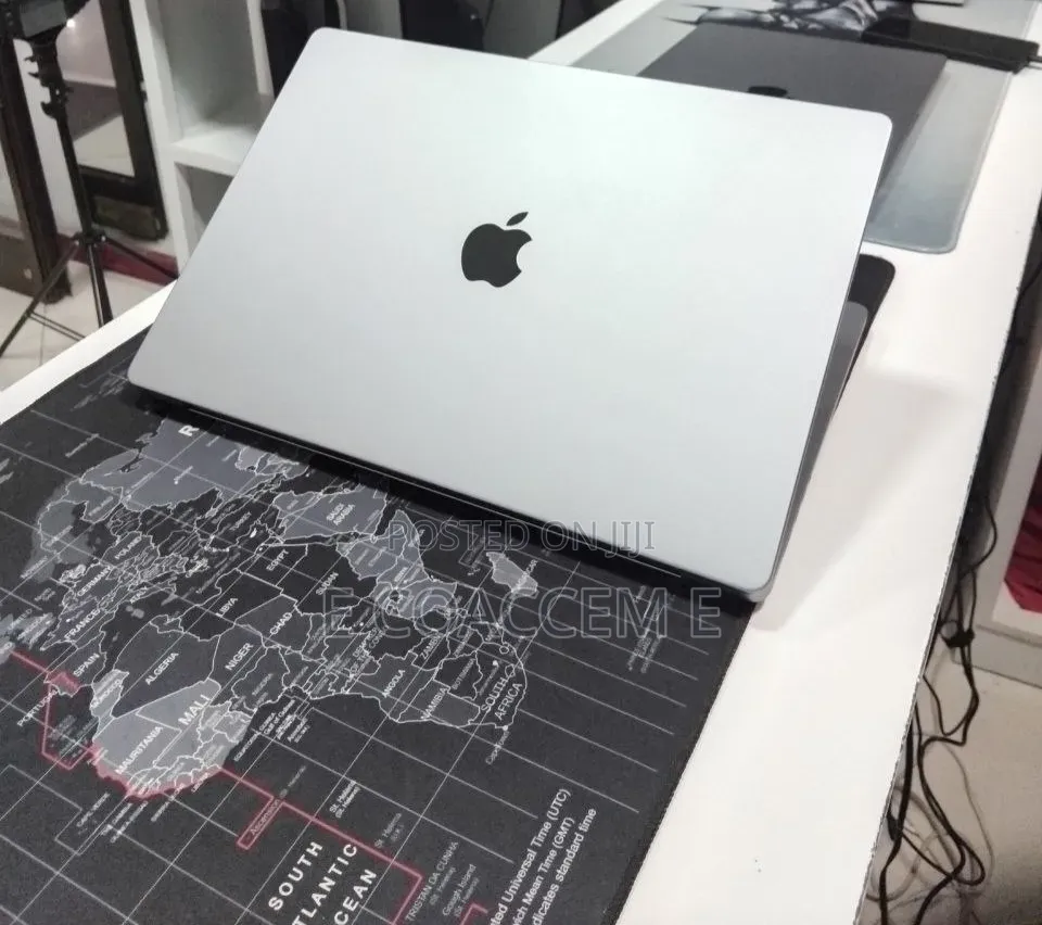 New Laptop Apple MacBook 16GB SSD 512GB