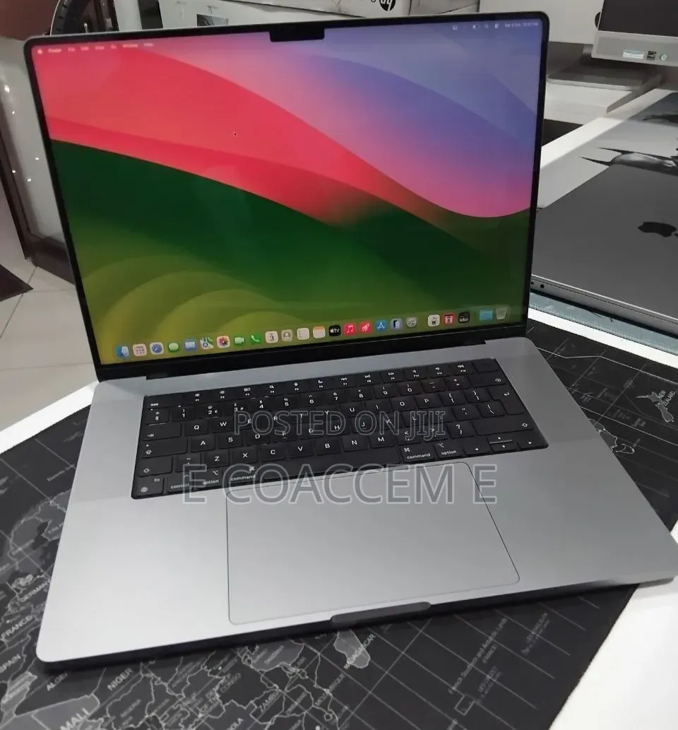 New Laptop Apple MacBook 16GB SSD 512GB