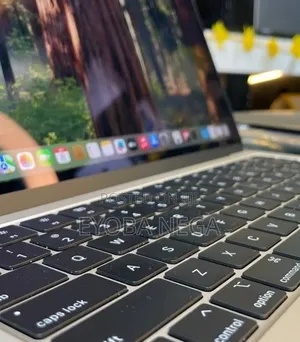 New Laptop Apple MacBook Air 2025 M4 16GB Apple M4 SSD 512GB