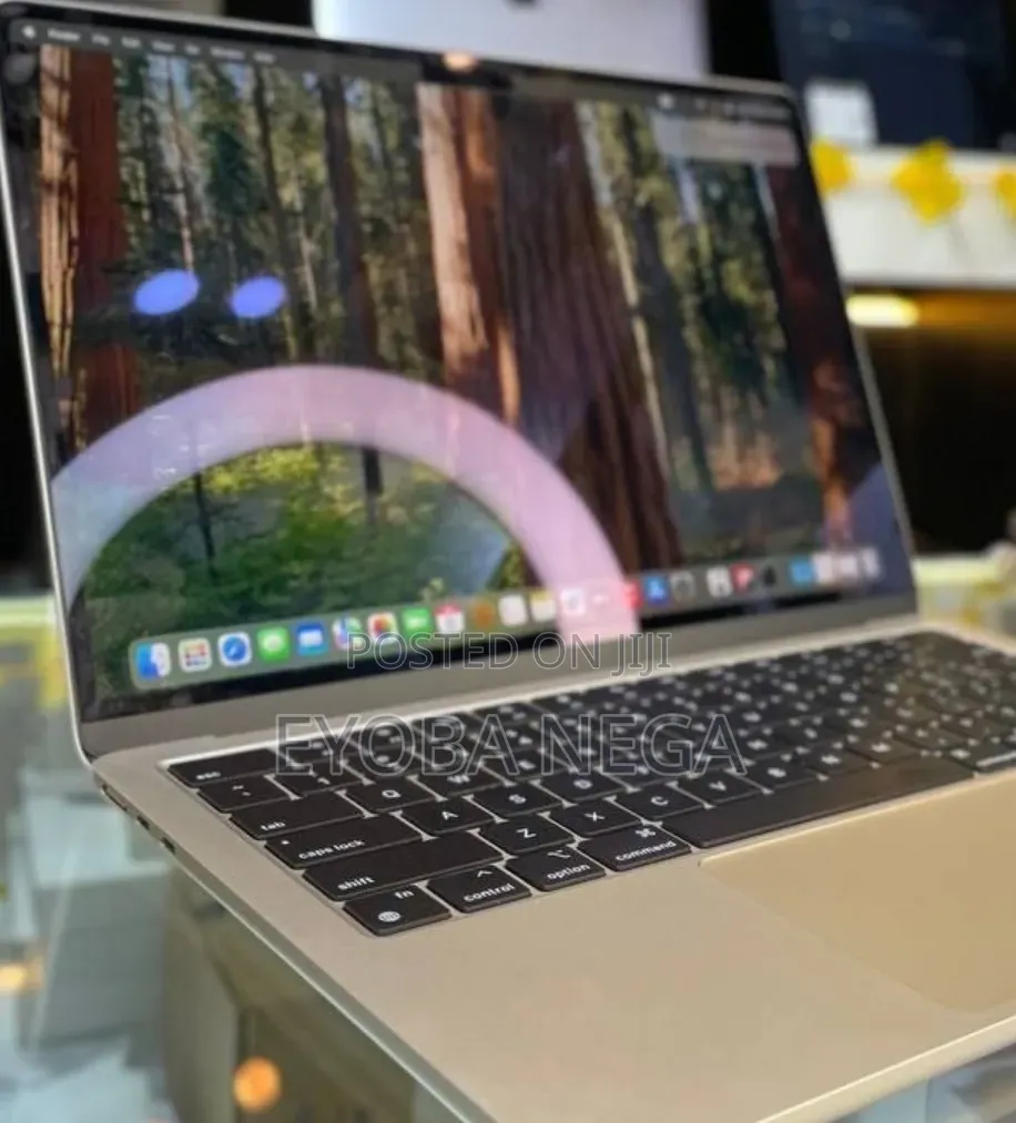 New Laptop Apple MacBook Air 2025 M4 16GB Apple M4 SSD 512GB