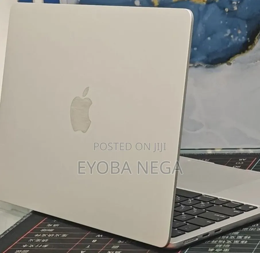 New Laptop Apple MacBook Air 2022 M2 8GB Apple M2 SSD 256GB