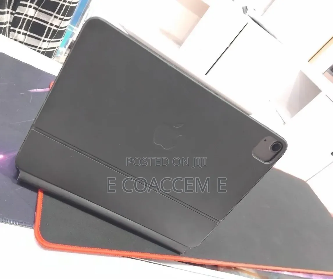 New Apple iPad Air (2022) 256 GB