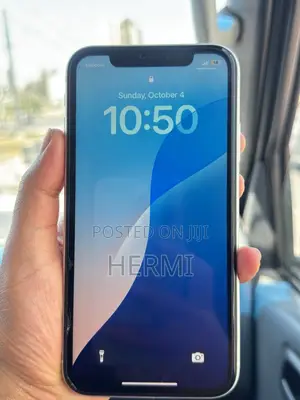 New Apple iPhone XR 64 GB White