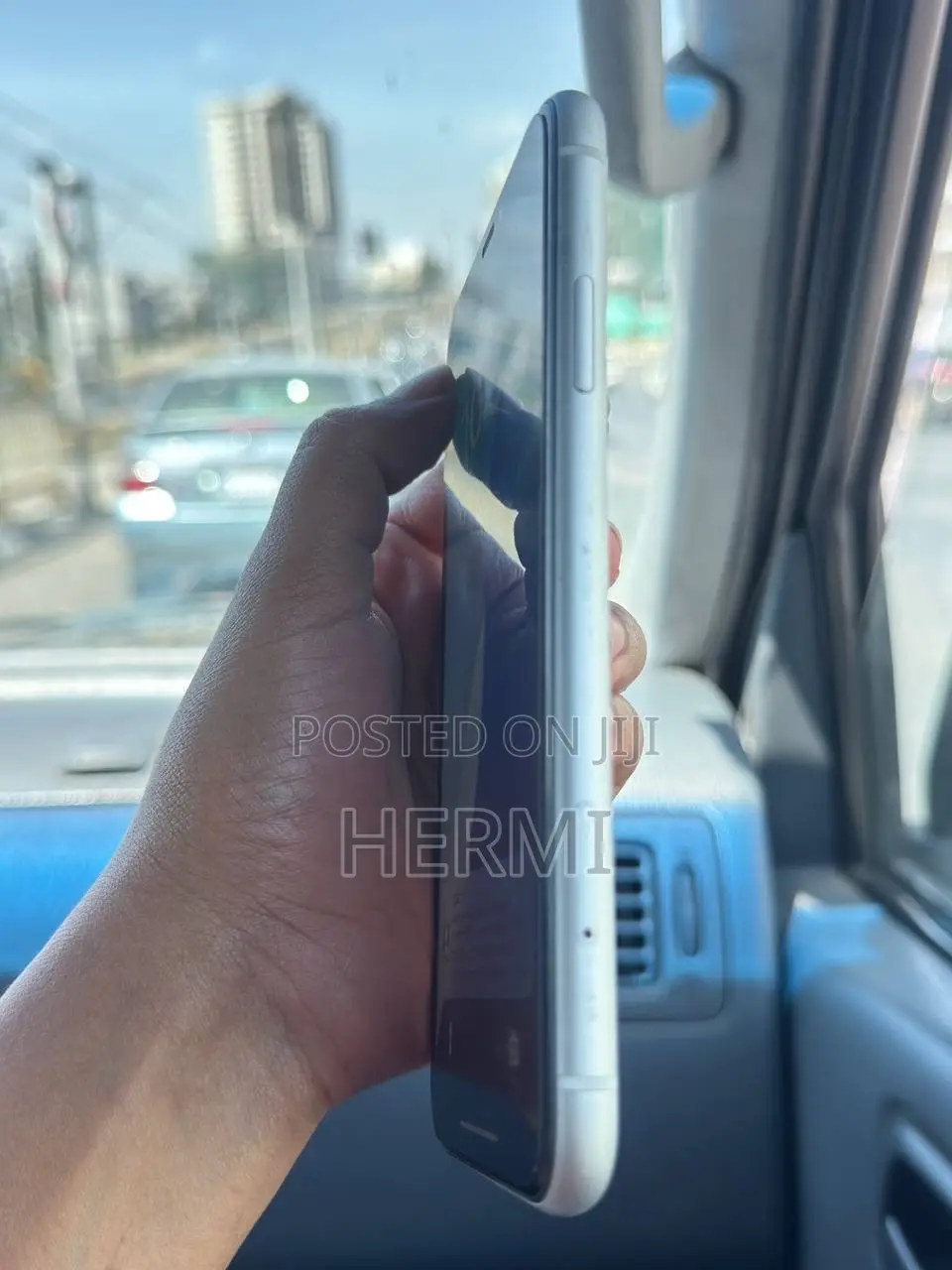 New Apple iPhone XR 64 GB White