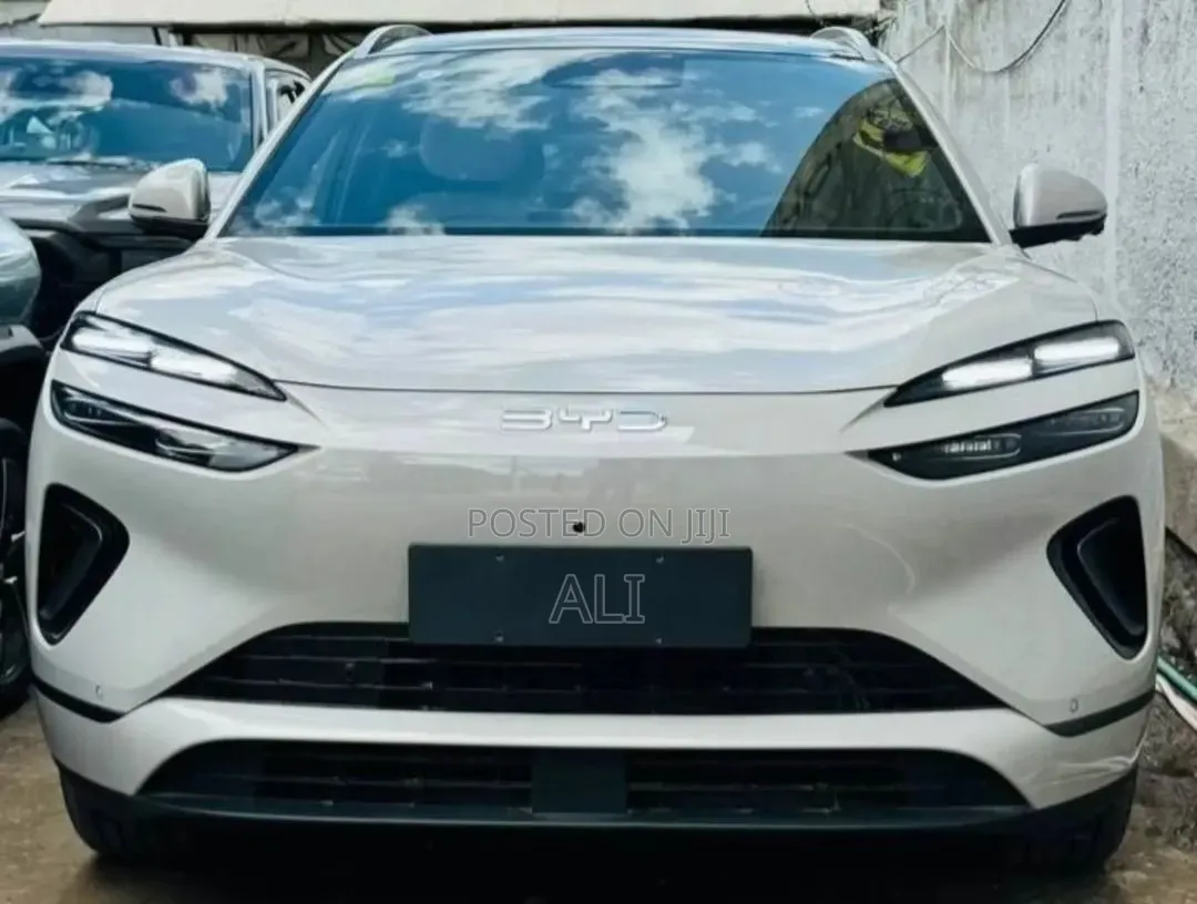 New BYD Sealion 06 EV 2025 Off white