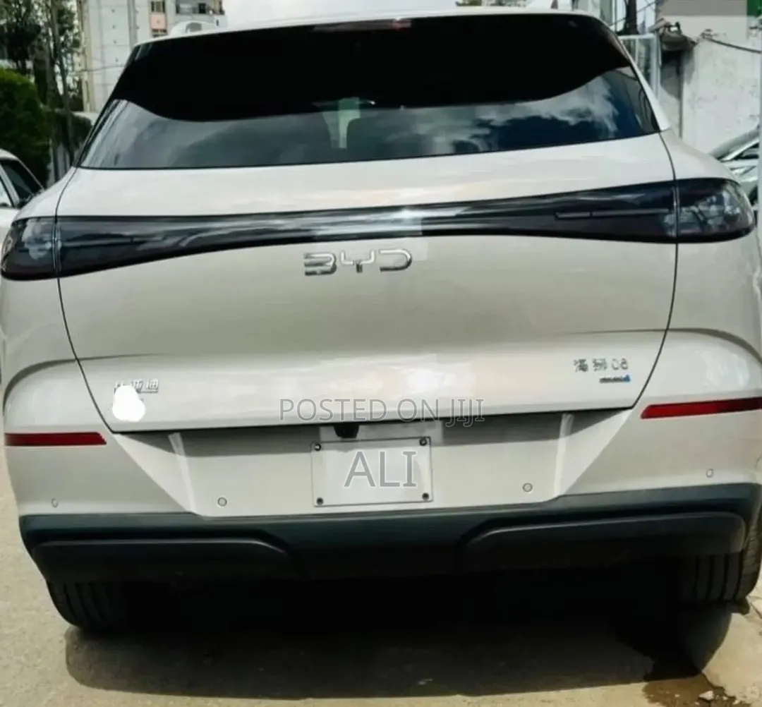 New BYD Sealion 06 EV 2025 Off white