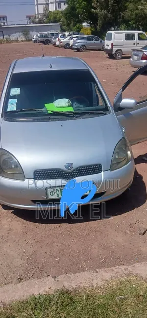 Toyota Vitz 1.0 FWD 5dr 2001 Silver