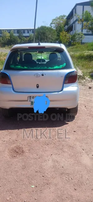 Toyota Vitz 1.0 FWD 5dr 2001 Silver