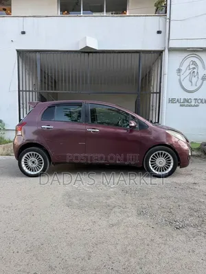 Toyota Yaris 2010 Burgundy
