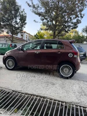 Toyota Yaris 2010 Burgundy
