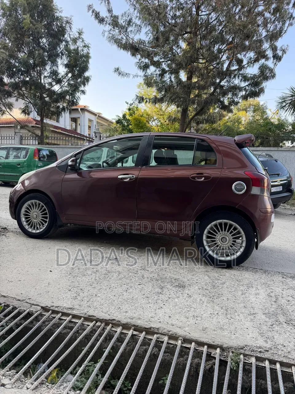 Toyota Yaris 2010 Burgundy