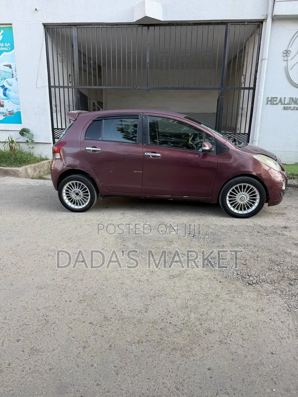 Toyota Yaris 2010 Burgundy