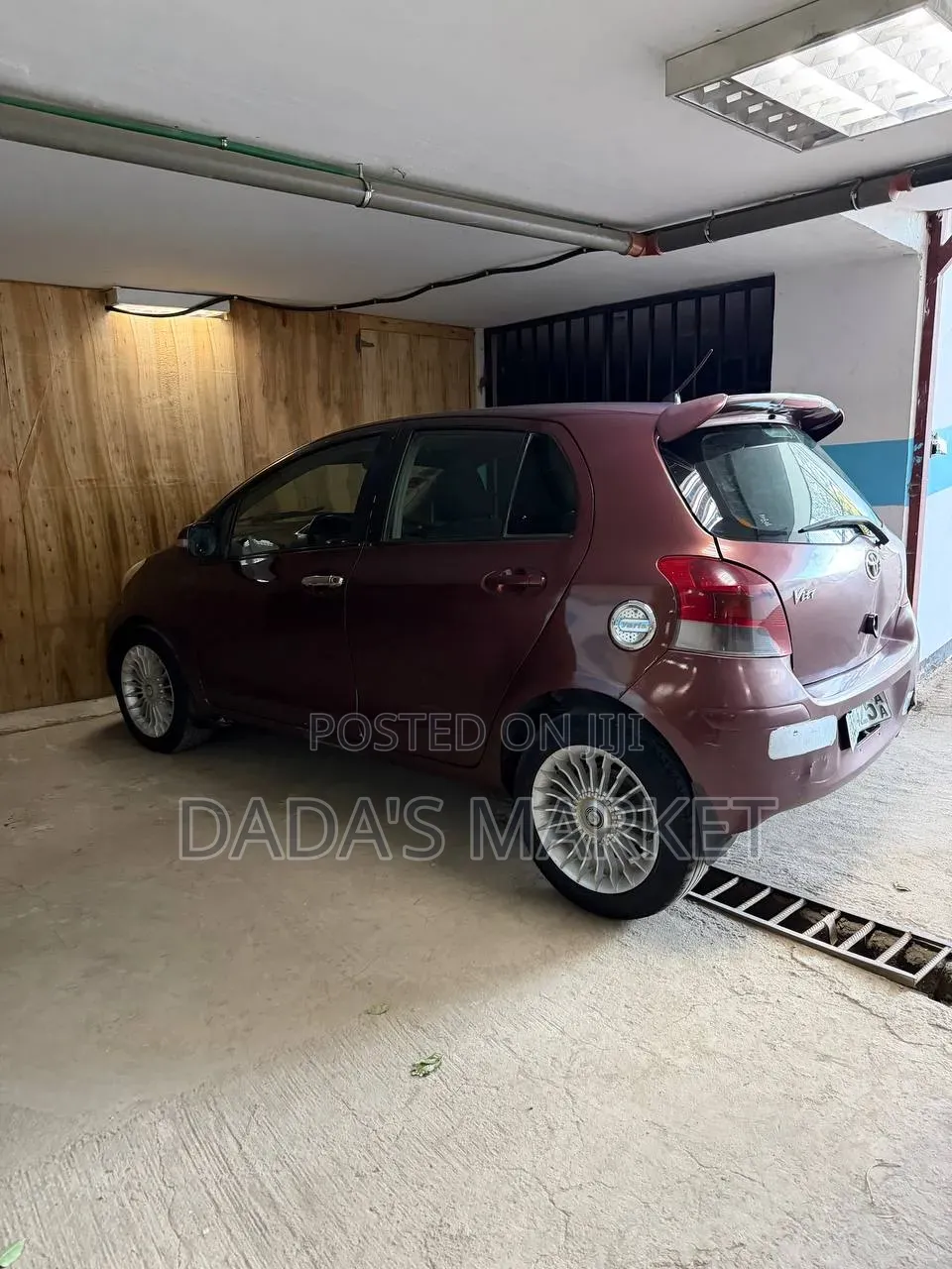 Toyota Yaris 2010 Burgundy
