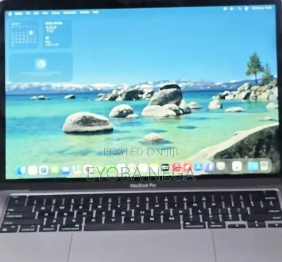 New Laptop Apple MacBook Pro 2022 M2 16GB Apple M2 SSD 256GB