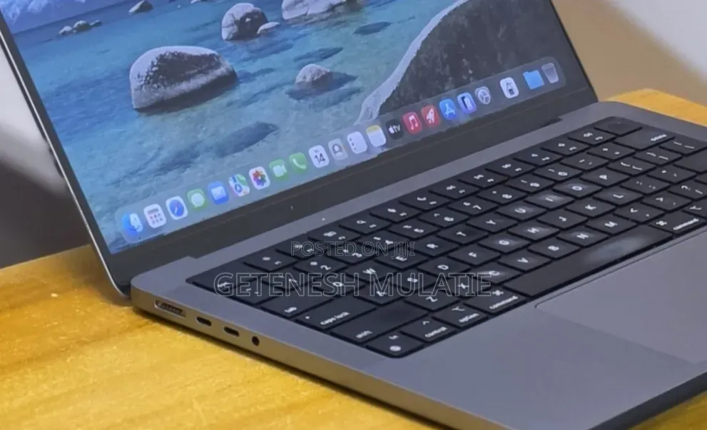 New Laptop Apple MacBook Pro 2021 M1 32GB Apple M1 Pro SSD 512GB