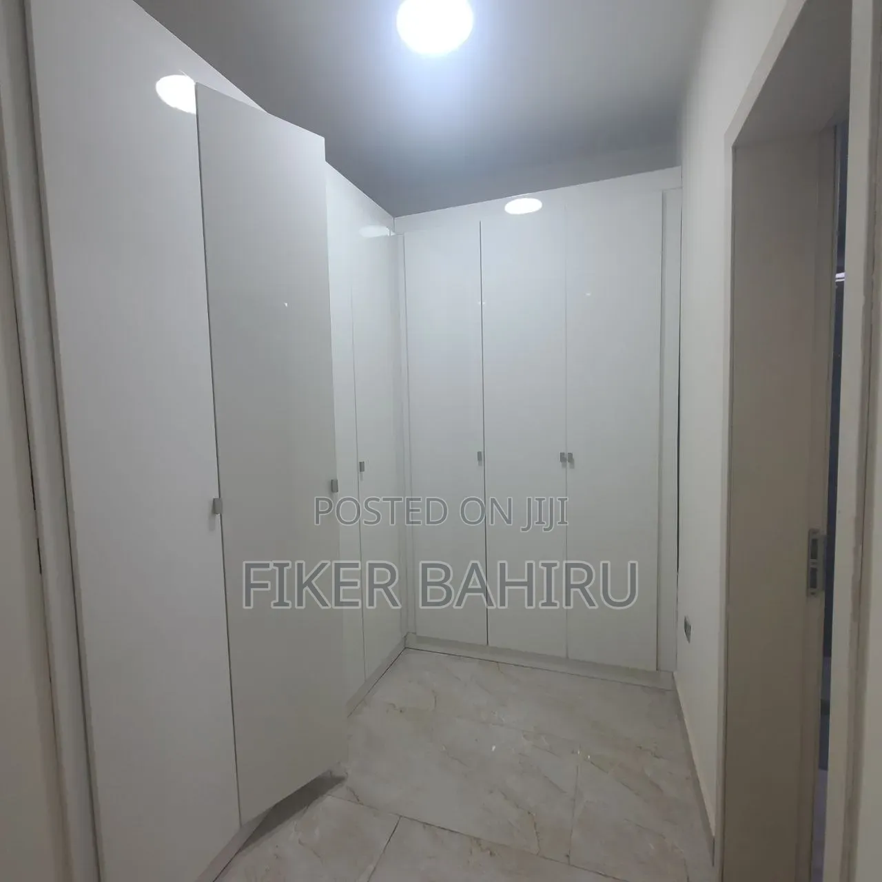 5bdrm Apartment in Addis Abeba, Kirkos for rent