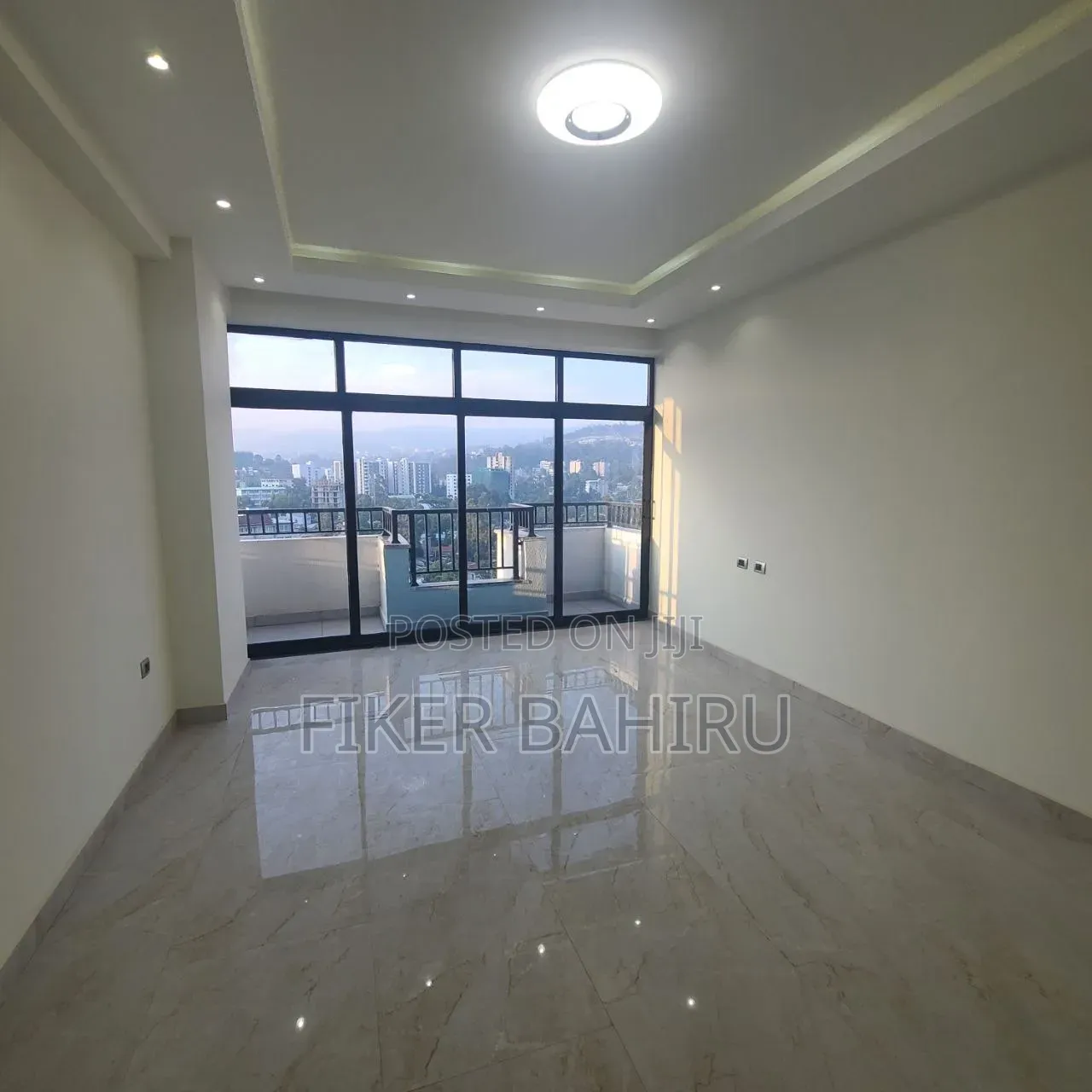 5bdrm Apartment in Addis Abeba, Kirkos for rent