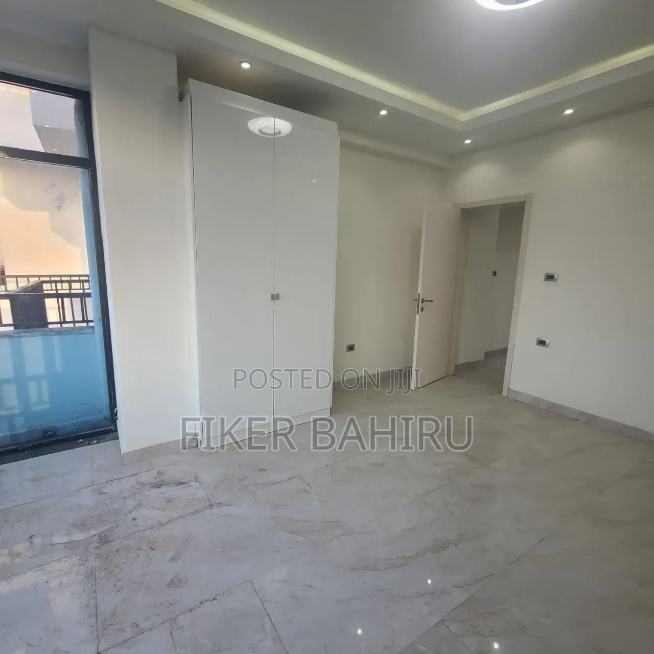 5bdrm Apartment in Addis Abeba, Kirkos for rent