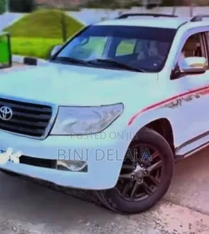 Toyota Land Cruiser 5.7 V8 2011 White