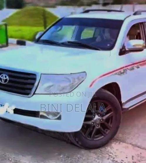 Toyota Land Cruiser 5.7 V8 2011 White