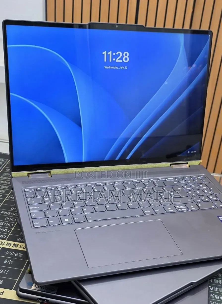 New Laptop Lenovo Yoga 700 16GB Intel Core Ultra 7 SSD 512GB