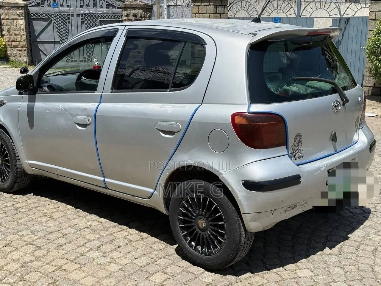 Toyota Vitz 2004 Silver