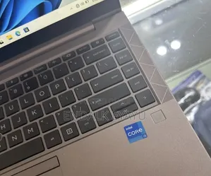 New Laptop HP ZBook Firefly G8 16GB Intel Core i5 SSD 512GB