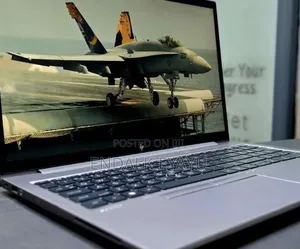 New Laptop HP ZBook Firefly G8 16GB Intel Core i5 SSD 512GB