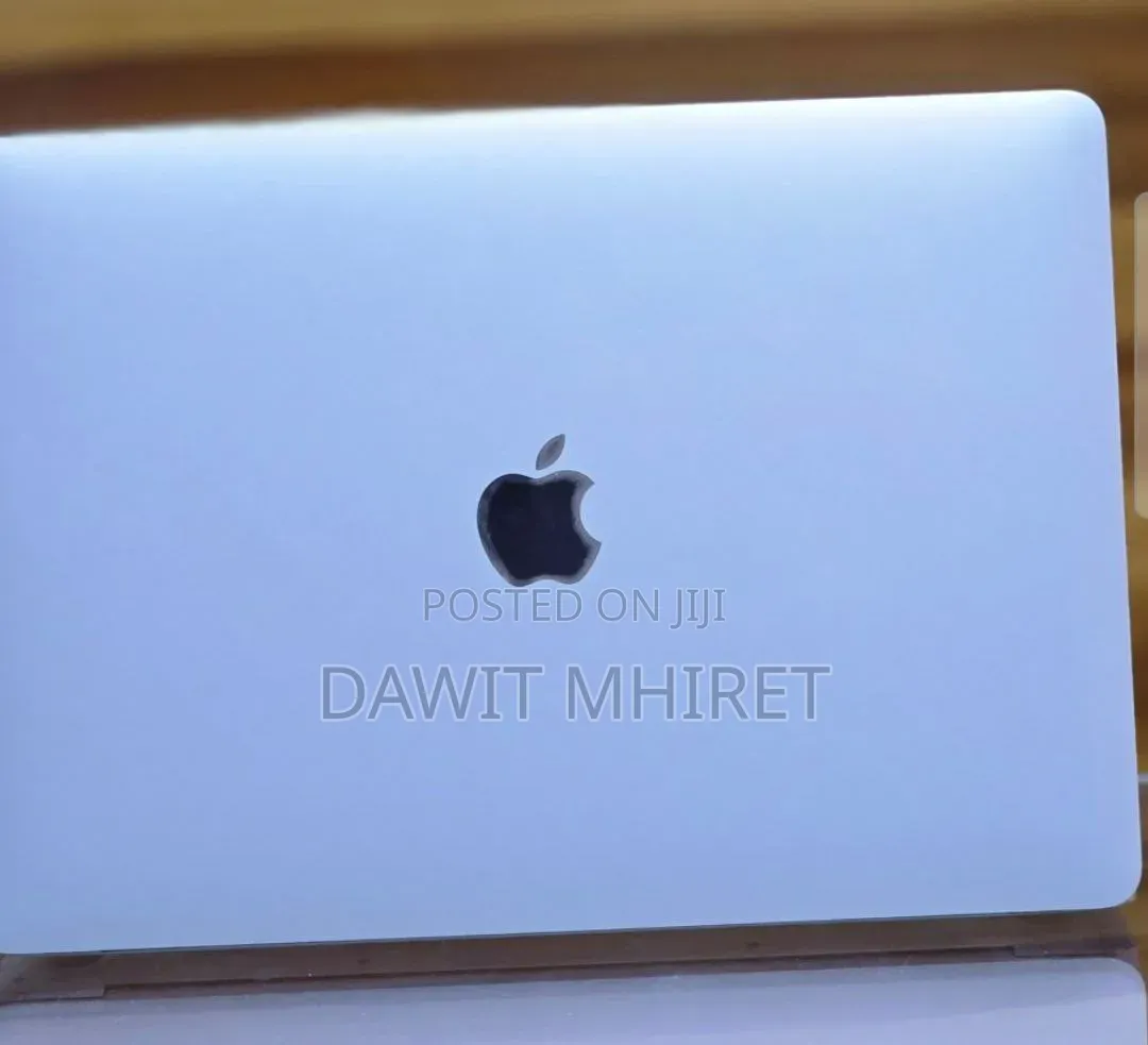 New Laptop Apple MacBook Air 2020 M1 8GB Intel Core i5 SSD 256GB