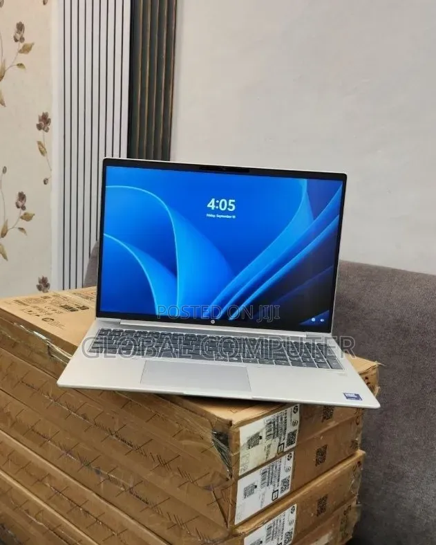 New Laptop HP ProBook 460 G11 16GB Intel Core i7 SSD 512GB