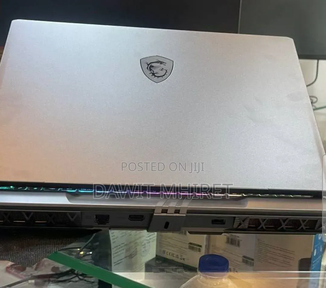 New Laptop MSI Vector 17 HX AI A2XWJG 16GB Intel Core Ultra 7 SSD 1T