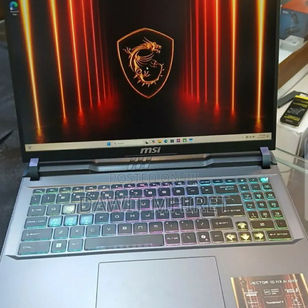 New Laptop MSI Vector 17 HX AI A2XWJG 16GB Intel Core Ultra 7 SSD 1T