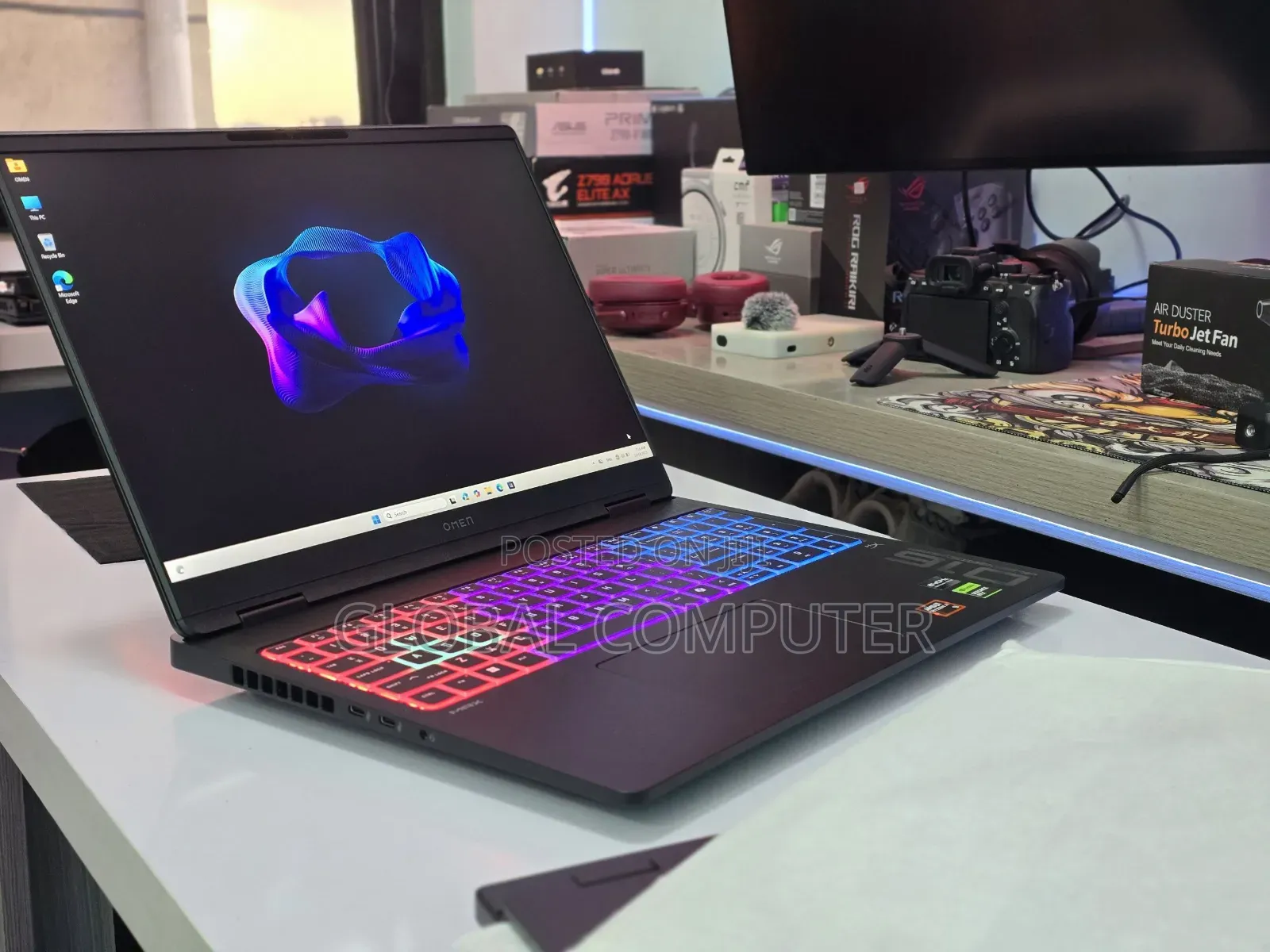 New Acer Predator Helios 18 PH18-71 32GB Intel Core Ultra 9 SSD 1T