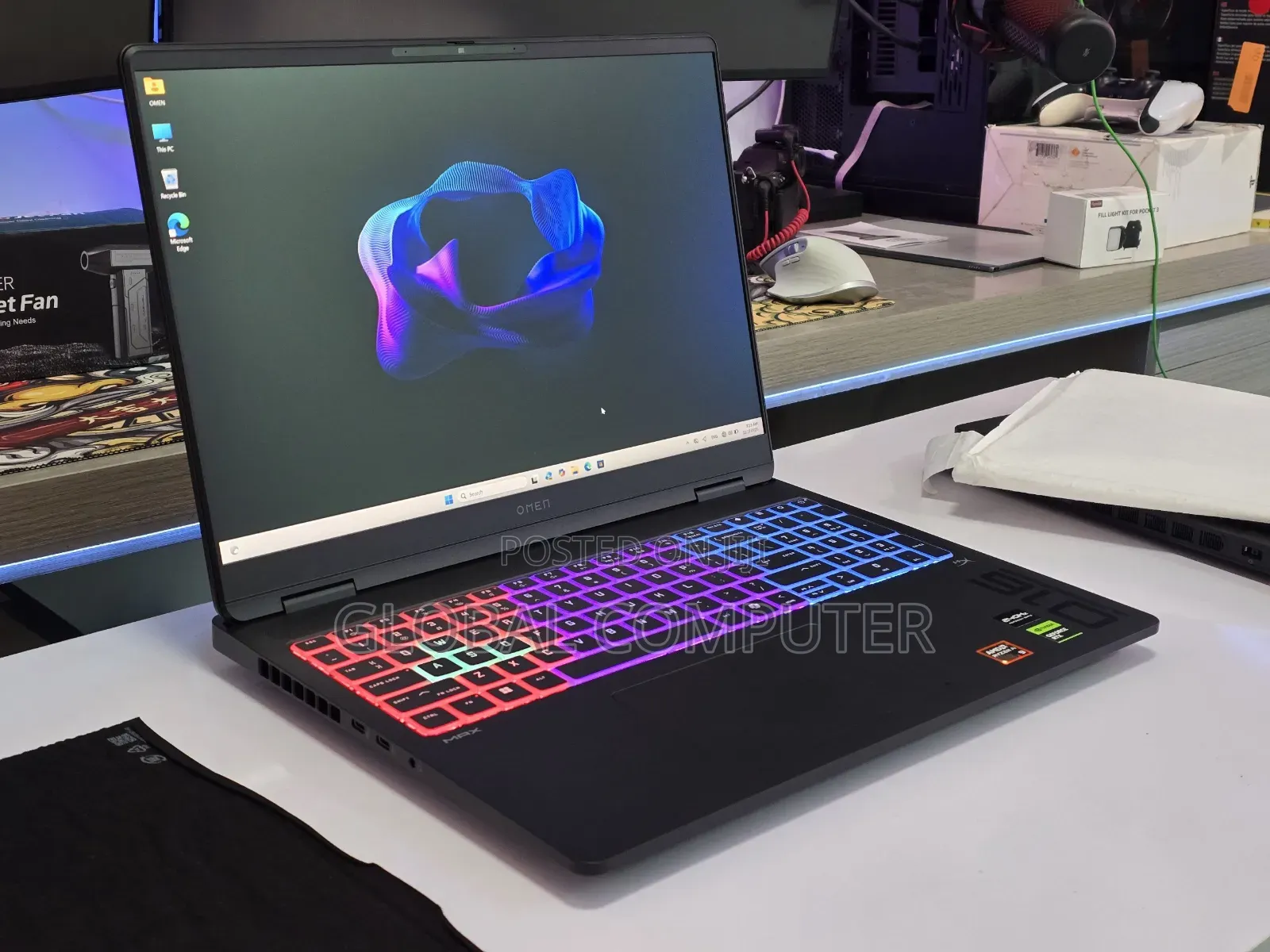 New Acer Predator Helios 18 PH18-71 32GB Intel Core Ultra 9 SSD 1T